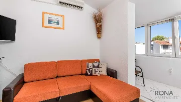 Červar Porat 1-Bedroom Apartment for 4 Guests