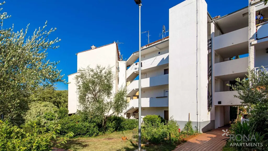 Červar Porat 1-Bedroom Apartment for 4 Guests