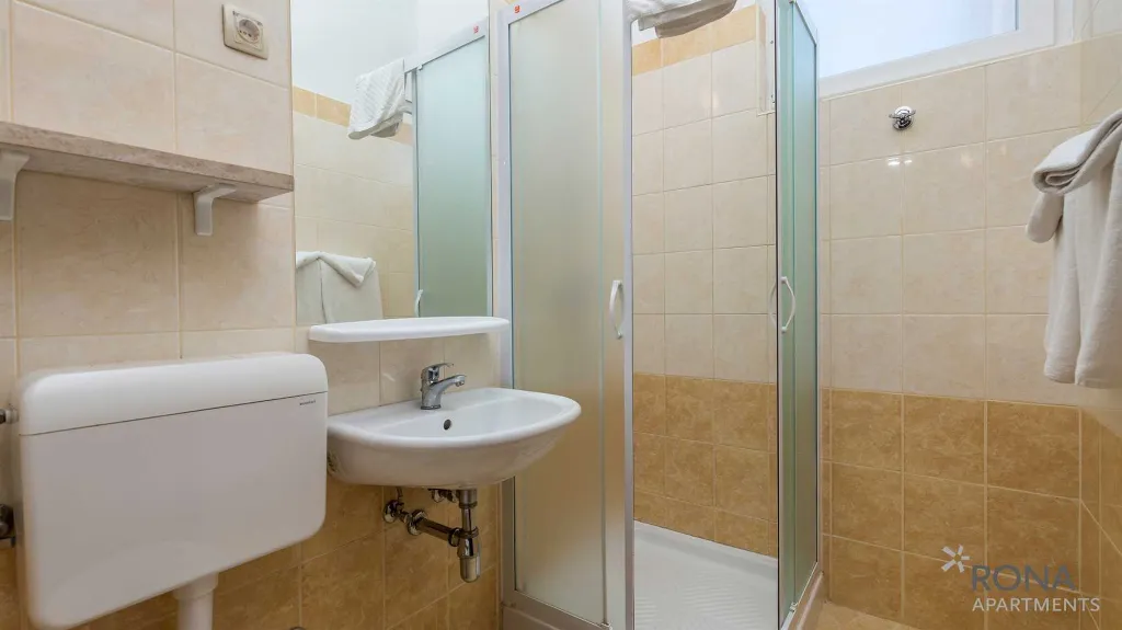 Studio Apartment for 2+2 in Červar Porat