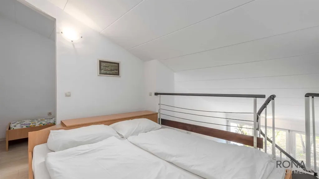 Červar Porat Studio Apartment for Up to 4 Guests