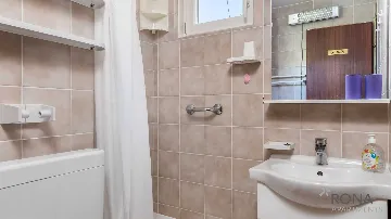 1-Bedroom Apartment for 4 Guests in Kolanjski Gajac