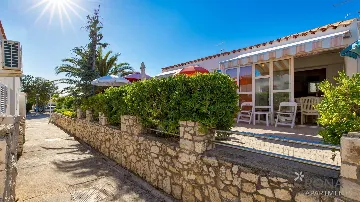 1-Bedroom Apartment for 4 Guests in Kolanjski Gajac