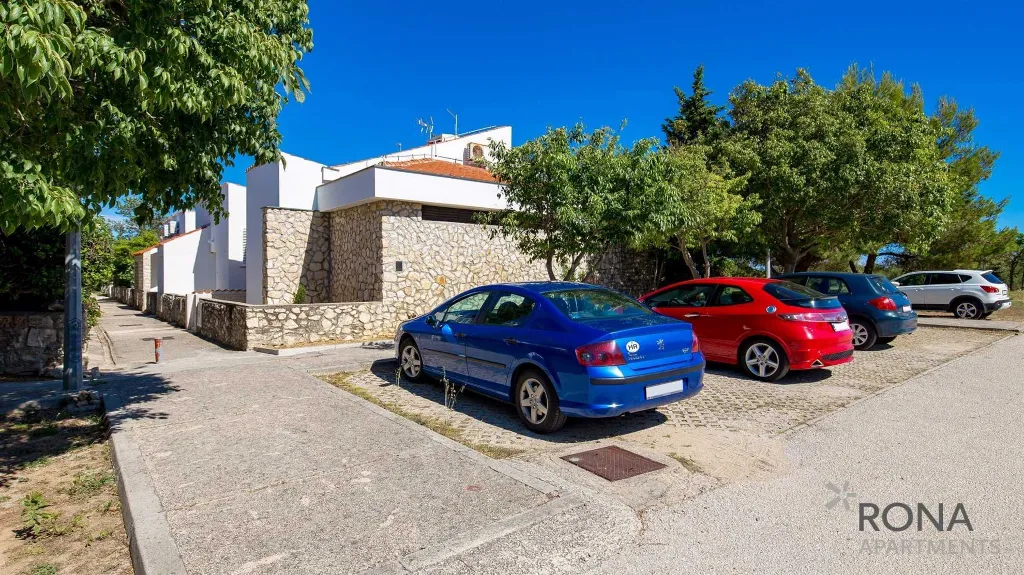 Renovated 2-Bedroom Apartment in Kolan, Croatia