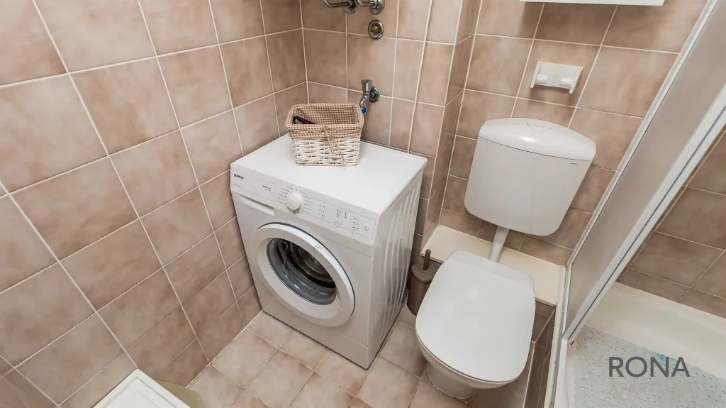 Renovated 2-Bedroom Apartment in Kolan, Croatia