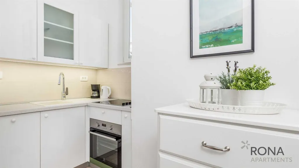 Renovated 2-Bedroom Apartment in Kolan, Croatia