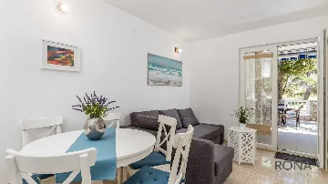 Renovated 2-Bedroom Apartment in Kolan, Croatia