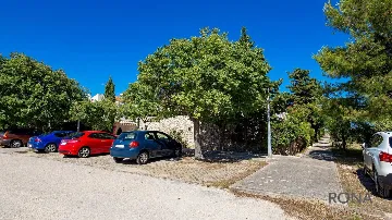 Renovated 2-Bedroom Apartment in Kolan, Croatia