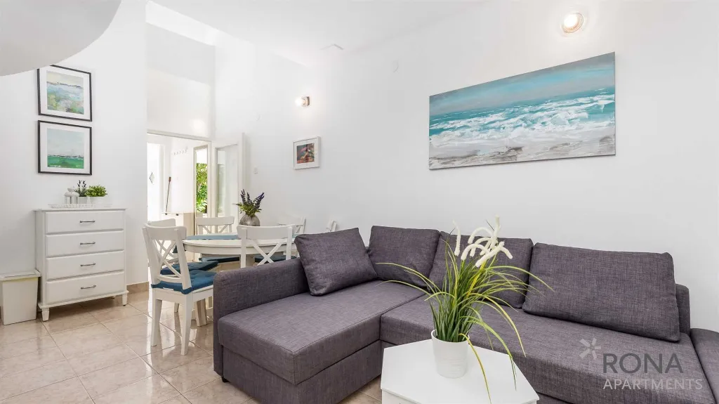 Renovated 2-Bedroom Apartment in Kolan, Croatia