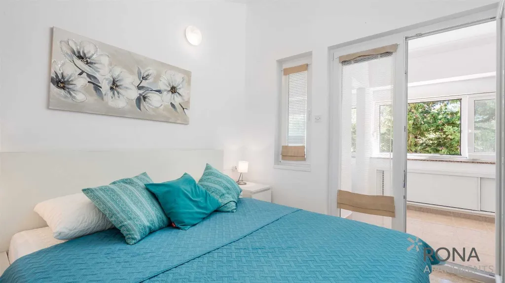 Renovated 2-Bedroom Apartment in Kolan, Croatia