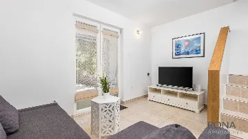 Renovated 2-Bedroom Apartment in Kolan, Croatia