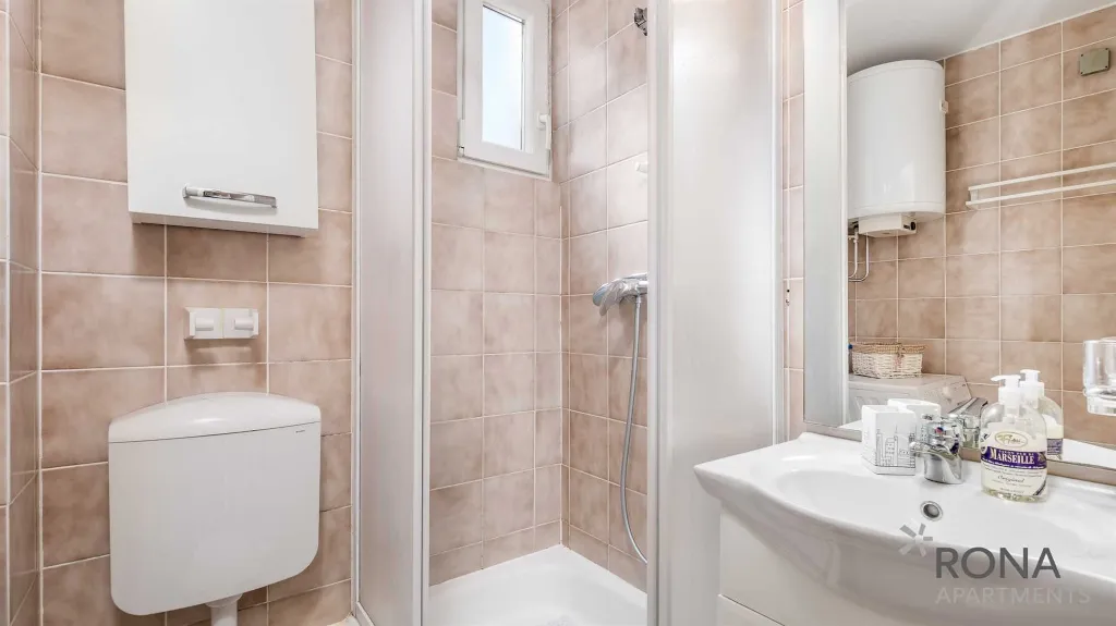 One-Bedroom Apartment in Kolan for 4 Guests