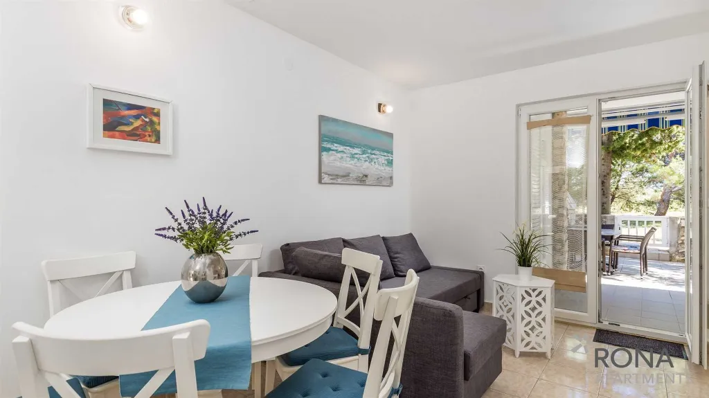 One-Bedroom Apartment in Kolan for 4 Guests