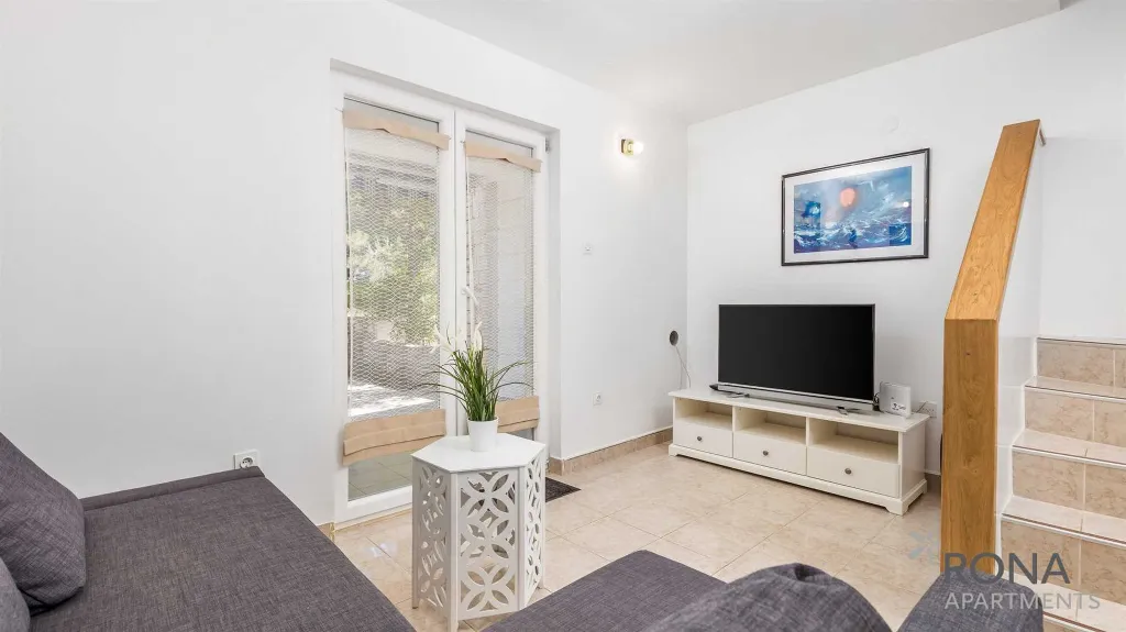 One-Bedroom Apartment in Kolan for 4 Guests