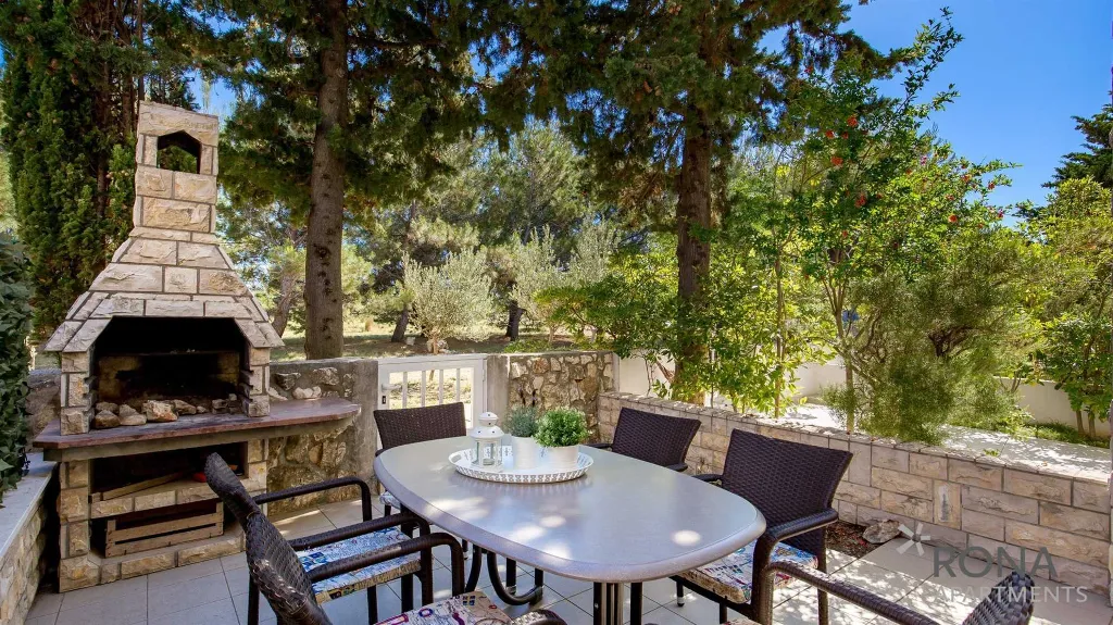 One-Bedroom Apartment in Kolan for 4 Guests