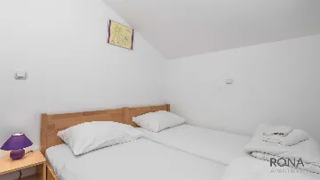 Pag Apartment for 4 Guests near Pebble Beach