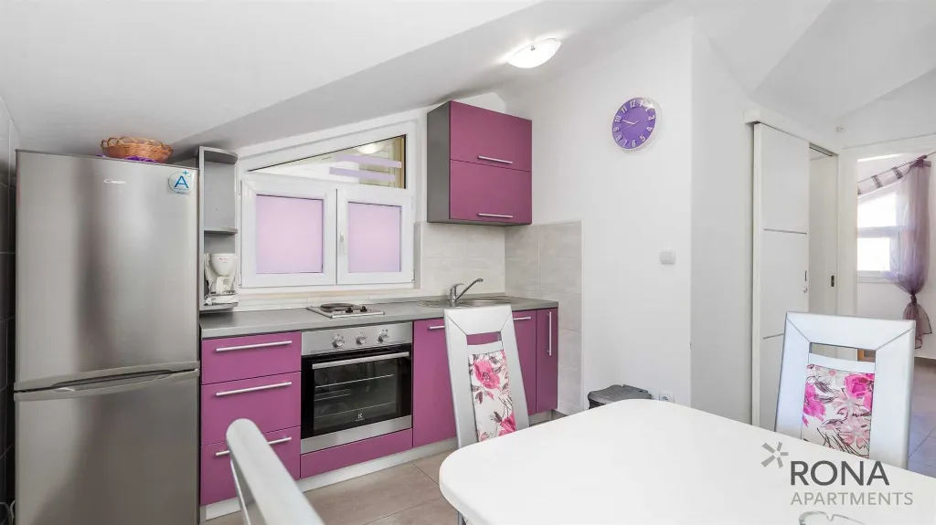 Pag Apartment for 4 Guests near Pebble Beach