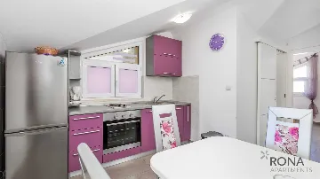 Pag Apartment for 4 Guests near Pebble Beach