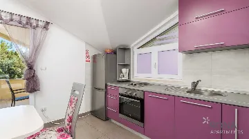 Pag Apartment for 4 Guests near Pebble Beach