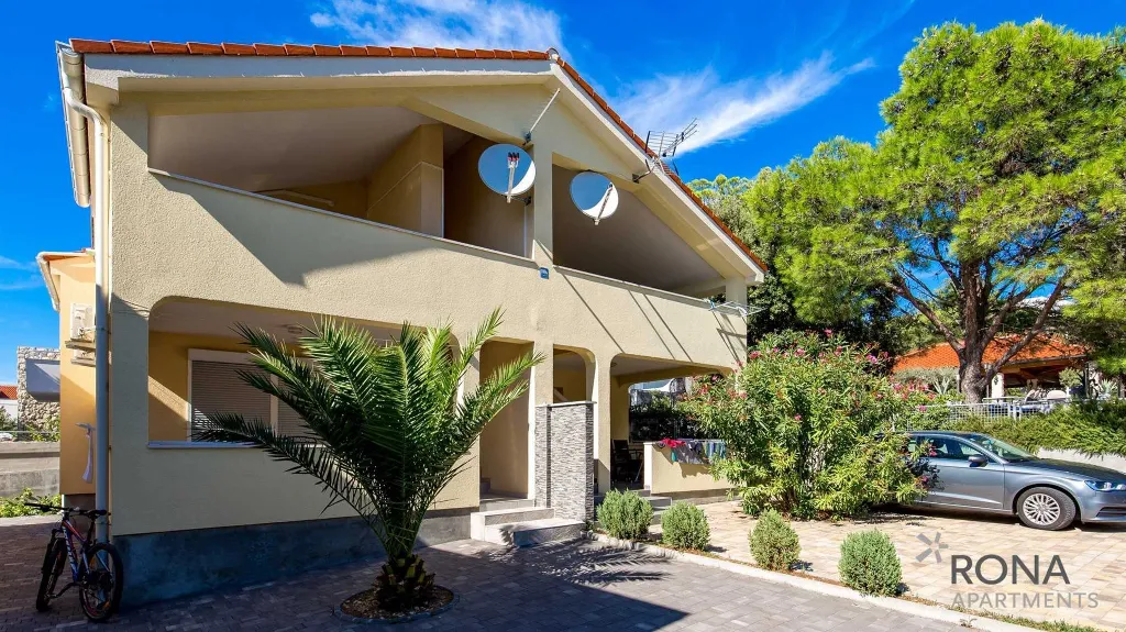 Pag Apartment for 4 Guests near Pebble Beach