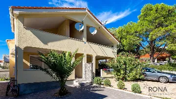 Pag Apartment for 4 Guests near Pebble Beach