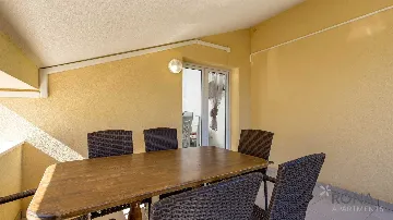 Pag Apartment for 4 Guests near Pebble Beach