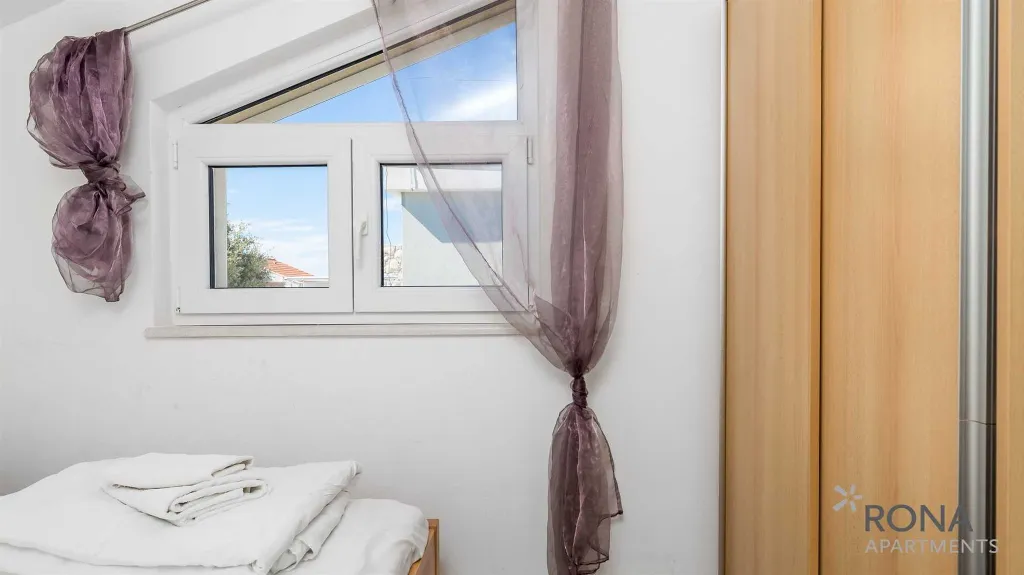 Pag Apartment for 4 Guests near Pebble Beach