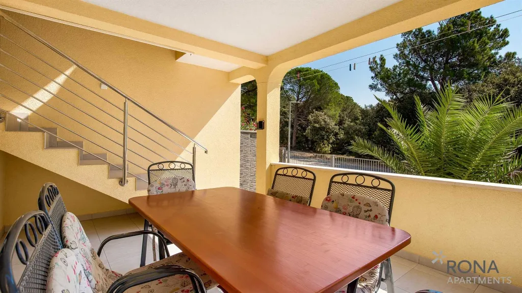 2-Bedroom Apartment with Terrace in Pag