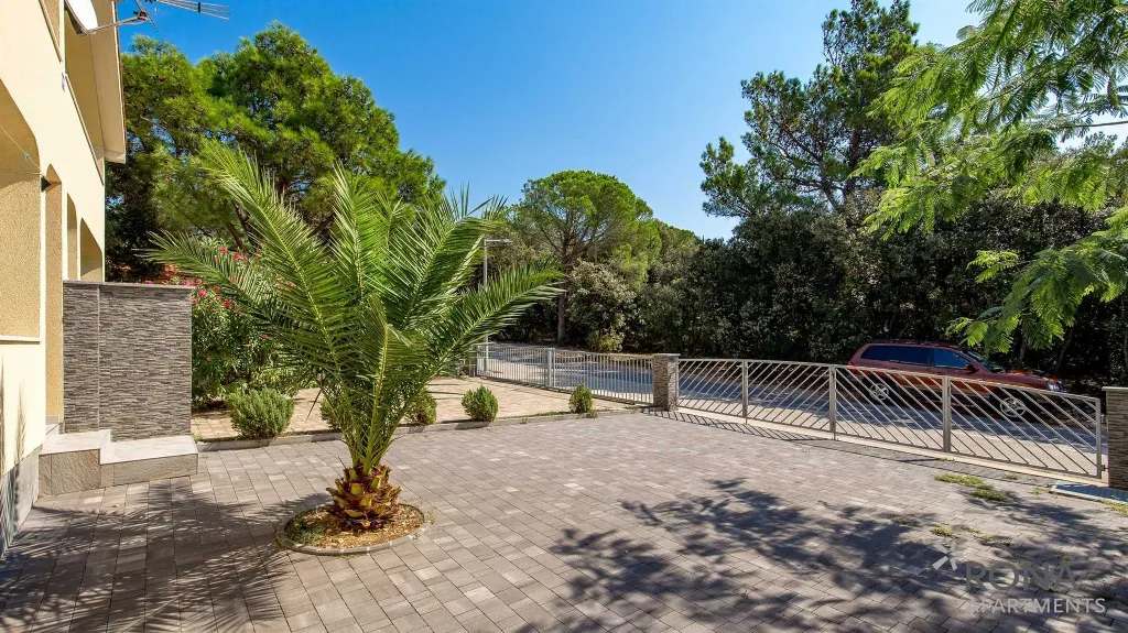 2-Bedroom Apartment with Terrace in Pag