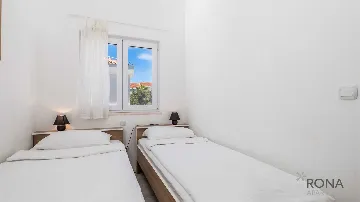 2-Bedroom Apartment with Terrace in Pag (Simuni)