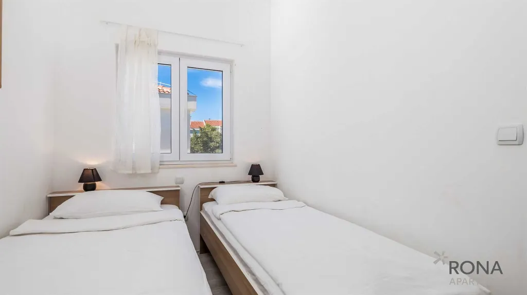 2-Bedroom Apartment with Terrace in Pag (Simuni)