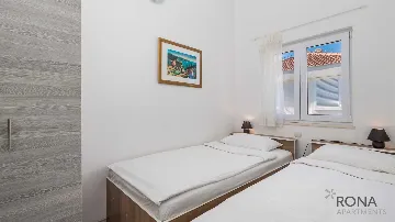 2-Bedroom Apartment with Terrace in Pag (Simuni)