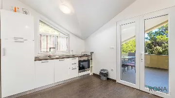 2-Bedroom Apartment with Terrace in Pag (Simuni)