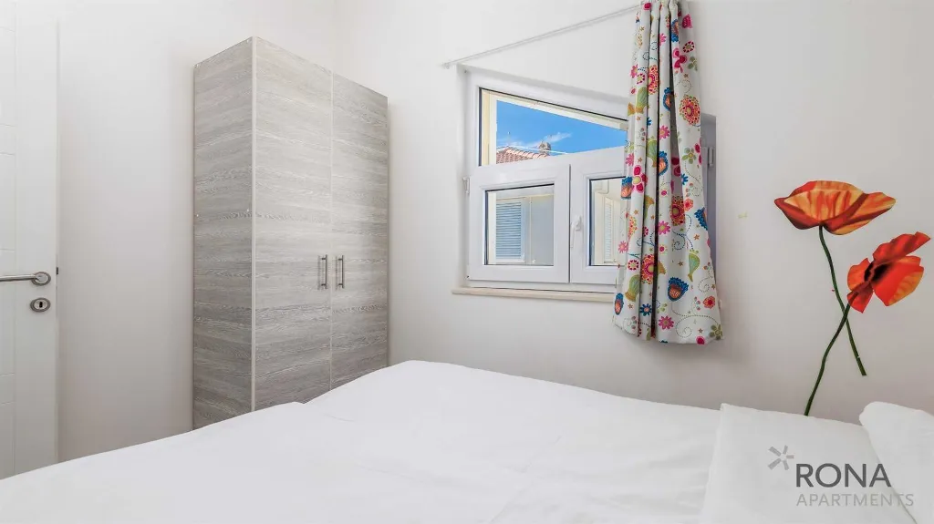 2-Bedroom Apartment with Terrace in Pag (Simuni)