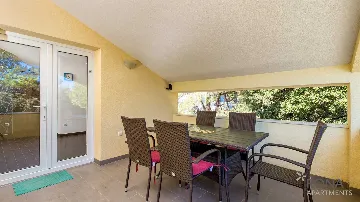 2-Bedroom Apartment with Terrace in Pag (Simuni)