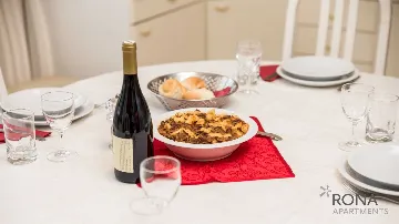 Apartment in Ičići for 4 Guests with Sea View