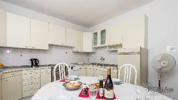 Apartment in Ičići for 4 Guests with Sea View
