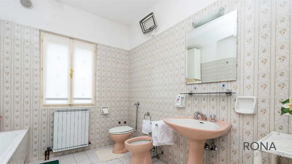 Apartment in Ičići for 4 Guests with Sea View
