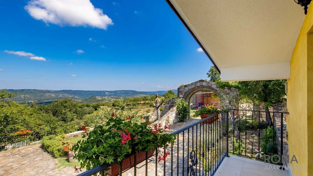Buzet Apartment for 3 Guests with Terrace