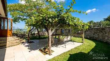 Buzet Apartment for 3 Guests with Terrace