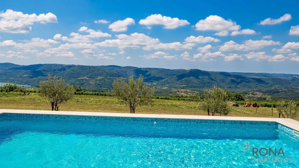Buzet Apartment for 3 Guests with Terrace
