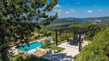 Buzet Apartment for Up to 3 Guests with Balcony