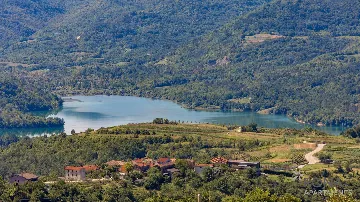 Buzet Apartment for Up to 3 Guests with Balcony