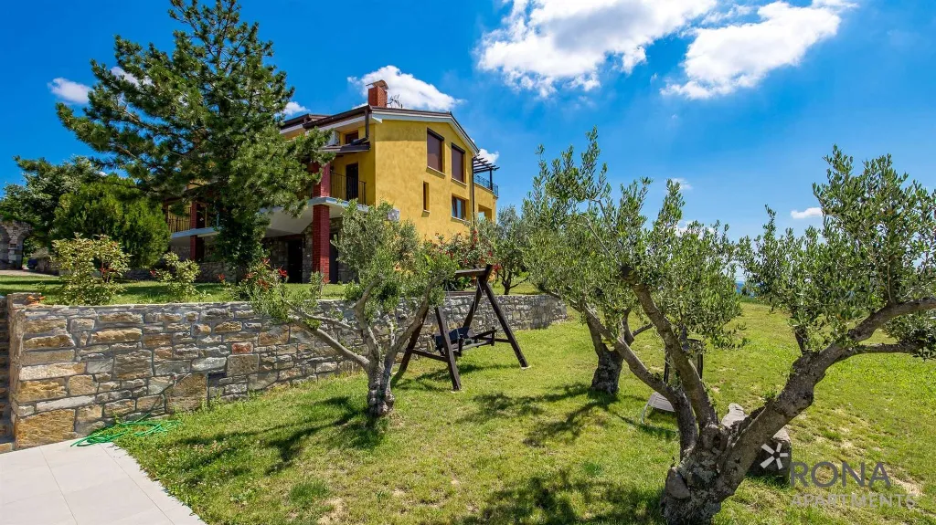 Buzet Apartment for Up to 3 Guests with Balcony