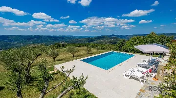 Buzet Apartment for Up to 3 Guests with Balcony
