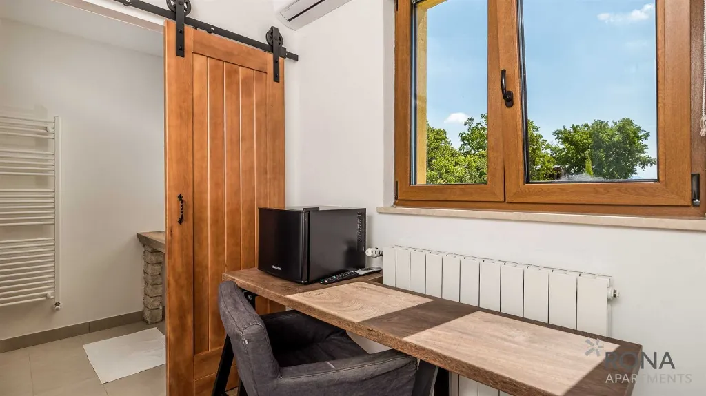 Buzet Apartment Room for 2 Guests with Balcony
