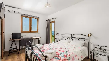 Buzet Apartment Room for 2 Guests with Balcony