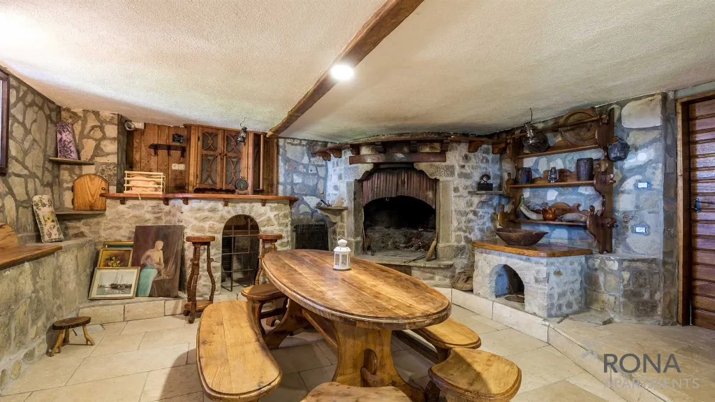 Buzet Apartment Room for 2 Guests with Balcony