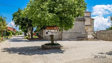 Buzet Apartment Room for 2 Guests with Balcony