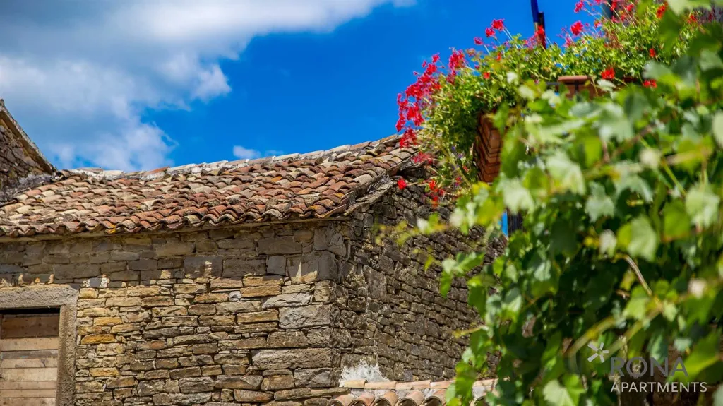 Buzet Apartment with Balcony for 3 Guests