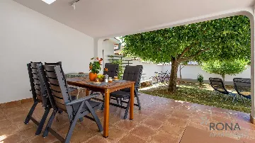 One-Bedroom Apartment with Terrace in Barbariga
